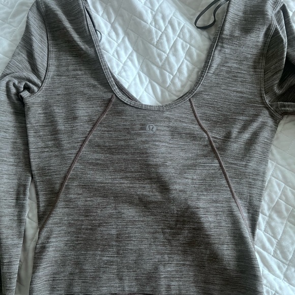 #13 Lululemon long sleeve - Picture 1 of 2